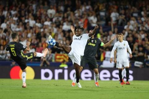 September 19, 2018 - Valencia, Spain - Michy Batshuayi of Valencia CF controls the ball under pressure from Miralem Pjanic of Juventus FC the UEFA Champions League, Group H football match between Valencia CF and Juventus FC on September 19, 2018 at Mestalla stadium in Valencia, Spain Football - UEFA Champions League - Valencia CF vs Juventus FC  - ZUMAb169 20180919_zaa_b169_016 Copyright: xManuelxBlondeau Aop.Pressx