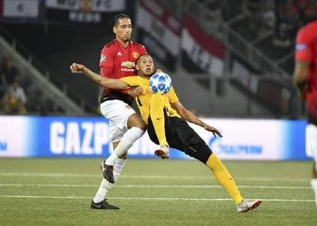 19 09 2018 Bern Switzerland Stade de Suisse Football Mens Champions League Season 2018 2019 BSC Young Boys Manchester United Pictured Anthony Martial Manchester vs. Guillaume Hoarau YB action duel