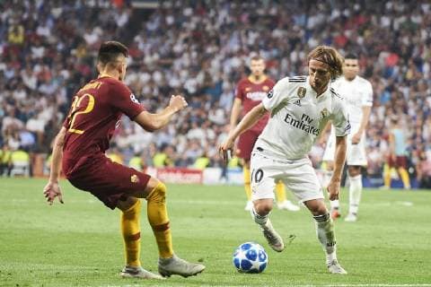 September 19, 2018 - Madrid, Spain - Luka Modric (midfielder; Real Madrid) in action during the UEFA Champions League match between Real Madrid and AS Roma at Santiago Bernabeu on September 19, 2018 in Madrid, Spain Real Madrid vs AS Roma UEFA Champions League  - ZUMAg15_ 20180919_zaf_g15_135 Copyright: xJackxAbuinx