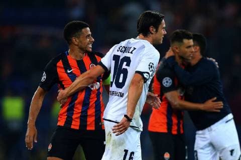 19.09.2018 Kharkiv(Ukraine) FC Shakhtar Donetsk-TSG 1899 Hoffenheim champions league men s football Nico Schulz(C)TSG 1899 Hoffenheim, Taison(L) FC Shakhtar after match :Str 