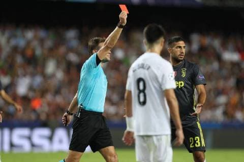 September 19, 2018 - Valencia, Spain - referee Felix Brych shows a red card to Cristiano Ronaldo of Juventus FC during the UEFA Champions League, Group H football match between Valencia CF and Juventus FC on September 19, 2018 at Mestalla stadium in Valencia, Spain Football - UEFA Champions League - Valencia CF vs Juventus FC  - ZUMAb169 20180919_zaa_b169_004 Copyright: xManuelxBlondeau Aop.Pressx