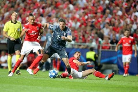 Ljubomir Fejsa Benfica Lisbon 5 Robert Lewandowski Bayern Munich 9 Benfica Lisbon vs Bayern Munich Muenchen Soccer Champions League Group stage 19 09 2018 Benfica vs FC Bayern Muenchen vs Soccer Champions League Group stage 19 09 2018 Lisbon Copyright: xLanger Eibner-Pressefotox EP_HLR