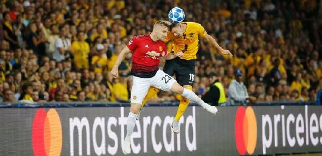 19 09 2018 Stade de Suisse Bern SWITZERLAND Season 2018 2019 Mens Football UEFA Champions League Group match BSC Young Boys Bern Manchester United Luke Shaw left Manchester against Christian Fassnacht Young Boys