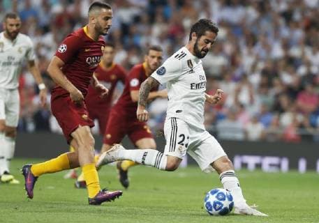 Partido de Liga de Campeones entre el Real Madrid y la Roma en el Bernabéu. En la imagen, Isco. Champions League match between Real Madrid and Roma. In this picture, Isco. 