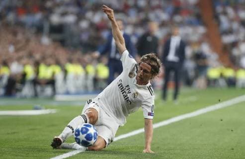 Partido de Liga de Campeones entre el Real Madrid y la Roma en el Bernabéu. En la imagen, Modric. Champions League match between Real Madrid and Roma. In this picture, Modric. 
