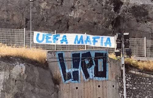 20 09 2018 xjhx Football UEFA Europa League Olympique Marseille Eintracht Frankfurt emspor v l Anti Uefa posters in the city at the harbor DFL DFB REGULATIONS PROHIBIT ANY USE OF PHOTOGRAPHS as IMAGE SEQUENCES and or QUASI VIDEO Marseille