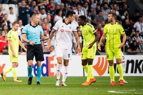 180920 Rashad Muhammad and Patrick Mortensen of Sarpsborg 08 argue with referee Tamas Bognar during the Europe League match between Besiktas and Sarpsborg 08 on September 20, 2018 in Istanbul Photo Fredrik Varfjell BILDBYRAN Code FV 150142  Copyright: FREDRIKxVARFJELL BB180920FV026