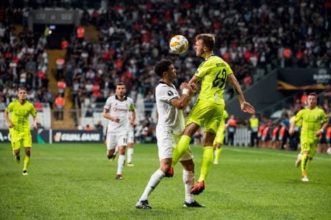 180920 Pepe or Besiktas and Patrick Mortensen of Sarpsborg 08 during the Europe League match between Besiktas and Sarpsborg 08 on September 20, 2018 in Istanbul Photo Fredrik Varfjell BILDBYRAN Code FV 150142  Copyright: FREDRIKxVARFJELL BB180920FV040