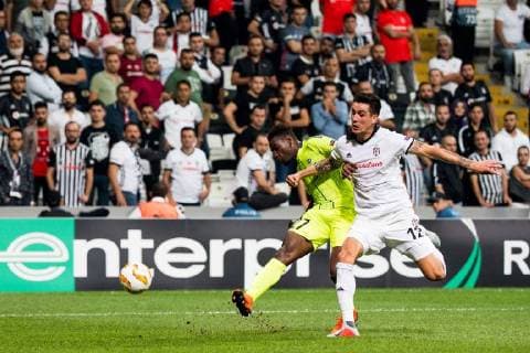 180920 Rashad Muhammad of Sarpsborg 08 and Enzo Roco or Besiktas during the Europe League match between Besiktas and Sarpsborg 08 on September 20, 2018 in Istanbul Photo Fredrik Varfjell BILDBYRAN Code FV 150142  Copyright: FREDRIKxVARFJELL BB180920FV043