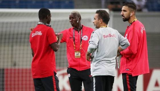 RB Leipzig Salzburg Soccer Euro League Leipzig 20 09 2018 Red Bull Arena Soccer UEFA Euro League Group B 1 Gameday RB Leipzig vs FC Salzburg The picture Before the match with Leipzig brought Amadou Haidara 4 Salzburg According to the specifications of UEFA is prohibited in the stadium and or by the game made photos in the form of sequence images and or video-like photo galleries to exploit or recycle