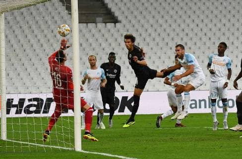 20 09 2018 xjhx Soccer UEFA Europa League Olympique Marseille Eintracht Frankfurt emporer Yohann Pele Olympique Marseille Lucas Torro Eintracht Frankfurt Goal scored the goal for the 1 1 DFB DFB REGULATIONS PROHIBIT ANY USE OF PHOTOGRAPHS as IMAGE SEQUENCES and or QUASI VIDEO Marseille