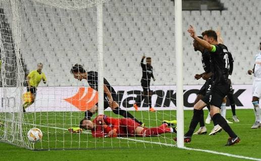 20 09 2018 xjhx Soccer UEFA Europa League Olympique Marseille Eintracht Frankfurt emporer Yohann Pele Olympique Marseille Lucas Torro Eintracht Frankfurt Goal scored the goal for the 1 1 DFB DFB REGULATIONS PROHIBIT ANY USE OF PHOTOGRAPHS as IMAGE SEQUENCES and or QUASI VIDEO Marseille