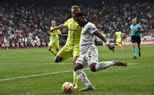 Fußball, EL, Besiktas - Sarpsborg 08 Besiktas Jeremain Lens (R) with Sarpsborg s , during the Europa League Group I soccer match between Besiktas and Sarpsborg in Istanbul, Thursday, Sept. 20, 2018. (  Copyright: DepoxPhotos 16120270