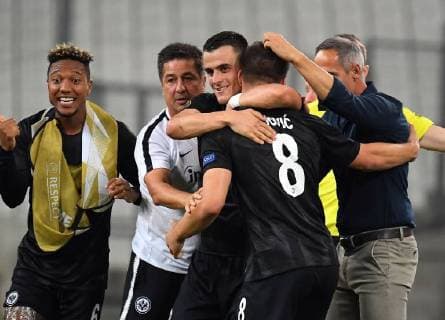 20 09 2018 xjhx Soccer UEFA Europa League Olympique Marseille Eintracht Frankfurt emspor vl Filip Kostic Eintracht Frankfurt Luka Jovic Eintracht Frankfurt Coach Adolf Adi Huetter Eintracht Frankfurt celebrate the goal 1 2 DFB DFB REGULATIONS PROHIBIT ANY USE OF PHOTOGRAPHS as IMAGE SEQUENCES and or QUASI VIDEO Marseille