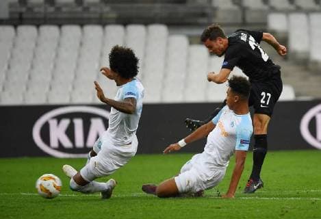 20 09 2018 xjhx Soccer UEFA Europa League Olympique Marseille Eintracht Frankfurt emporer Luiz Gustavo Olympique Marseille Boubacar Kamara Olympique Marseille Nicolai Mueller Eintracht Frankfurt DFL DFB REGULATIONS PROHIBIT ANY USE OF PHOTOGRAPH as IMAGE SEQUENCES and or QUASI VIDEO Marseille