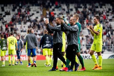 180920 Tom Freddy Aune assistant coach and Geir Bakke head coach of Sarpsborg 08 after the Europa League match between Besiktas and Sarpsborg 08 on September 20, 2018 in Istanbul Photo Fredrik Varfjell BILDBYRAN Code FV 150142  Copyright: FREDRIKxVARFJELL BB180920FV079