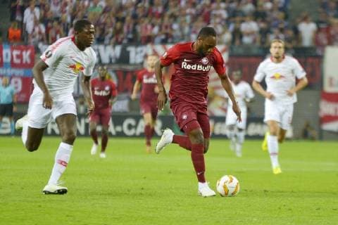UEFA Europa League 2018 2019 Group Stage Group Stage 1 Gameday RB Leipzig vs Salzburg FC Red Bull Salzburg 20 09 2018 Reinhold Yabo Salzburg on the ball ahead of Ibrahima Konate Leipzig and Leipzig Sachsen Germany