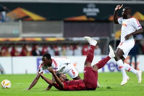 20 09 2018 xtgx Football UEFA Europa League RB Leipzig FC Salzburg emporer Reinhold Yabo Salzburg 7 in falling Ibrahima Konate Leipzig 6 Dayot Upamecano Leipzig 5 duel fight tackle DFL DFB REGULATIONS PROHIBIT ANY USE OF PHOTOGRAPH as IMAGE SEQUENCES and or QUASI VIDEO Leipzig