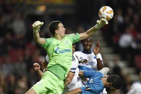Fußball, EL, FC Kopenhagen - Zenit St. Petersburg Maalmand Andrey Lunev og Dame N Doye. Europa League kamp mellem FCK-FC Zenit i Teliaparken torsdag den 20 september 2018. , Copenhagen Denmark  Copyright: LiselottexSabroex cop101 spdk20180920-212348-L