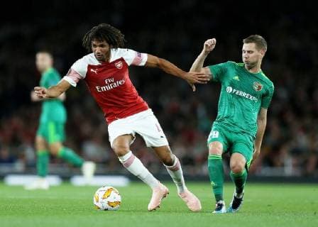 FuÃŸball, EL, FC Arsenal - Worskla Poltawa 20th September 2018, Emirates Stadium, London, England; UEFA Europa League football, Arsenal versus Vorskla Poltava; Dmytro Kravchenko of Vorskla Poltava puts pressure on Mohamed Elneny of Arsenal  ActionPlus12064061 JohnxPatrickxFletcher
