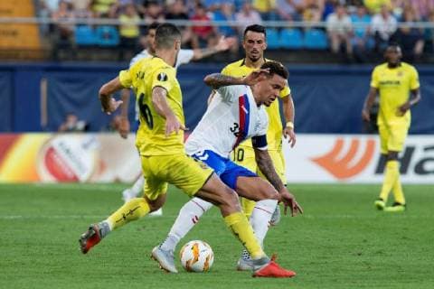 Villarreal s defender Victor Ruiz (L) and Rangers Football Club British defender James Tavernier during the UEFA Europa League groups phase match between Villarreal and Rangers, at the Ceramica Stadium, in Vila-real, Valencian Community, Spain, 20 September 2018. Villarreal vs. Rangers !ACHTUNG: NUR REDAKTIONELLE NUTZUNG!  Copyright: xDomenechxCastellox VIL05 20180920-636730759876449721