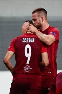 20 09 2018 xtgx Football UEFA Europa League RB Leipzig FC Salzburg emspor v Hannes Wolf Salzburg 13 kunuss munas dabbur salzburg upside down Cheers Torjubel celebrates the goal DFL DFB REGULATIONS PROHIBIT ANY USE OF PHOTOGRAPH as IMAGE SEQUENCES and or QUASI VIDEO Leipzig