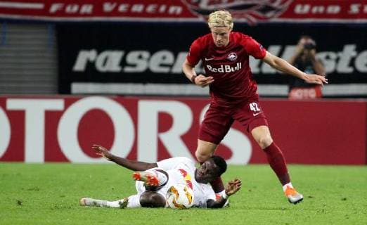 GER Europa League Group B RasenBallsport Leipzig vs Besiktas Istanbul 20 09 18 Leipzig Red Bull Arena GER Season 2018 2019 UEFA Europa League Group B 1 Gameday of 6 RasenBallsport Leipzig vs FC Red Bull Salzburg Pictured Bruma Leipzig vs Xaver Schlager Salzburg DFL regulations prohibit any use of images as image sequences and or quasi video