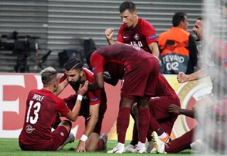 GER Europa League Group B RasenBallsport Leipzig vs Besiktas Istanbul 20 09 18 Leipzig Red Bull Arena GER Season 2018 2019 UEFA Europa League Group B 1 Gameday of 6 RasenBallsport Leipzig vs FC Red Bull Salzburg im Bild Torjubel Salzburg after the goal to 0 1 by Munas Dabbur DFL regulations prohibit any use of photographs as image sequences or quasi video