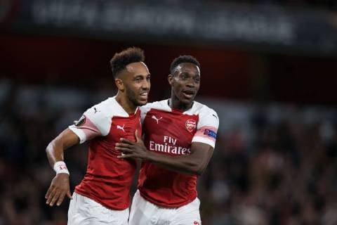 Fußball, EL, FC Arsenal - Worskla Poltawa Pierre-Emerick Aubameyang of Arsenal celebrates scoring the opening goal with team mate Danny Welbeck during the UEFA Europa League Group E match at the Emirates Stadium, London. Picture date 20th September 2018. Picture credit should read: Craig Mercer Sportimage EDITORIAL USE ONLY. No use with unauthorised audio, video, data, fixture lists, club league logos or live services. Online in-match use limited to 120 images, no video emulation. No use in betting, games or single club league player publications.