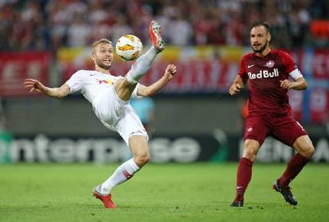 20 09 2018 Football UEFA Europa League 2018 2019 Group Stage 1 Gameday RB Leipzig FC Salzburg at Red Bull Arena Leipzig LR Konrad Laimer RB Leipzig in action with Andreas Ulmer RB Salzburg DFL and DFB regulations prohibit any use of images as image sequences and or quasi video