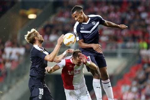 Fußball, EL, Slavia Prag - Girondins Bordeaux PRAGUE 20.09.2018 PILKA NOZNA FOOTBALL LIGA EUROPY - UEFA EUROPA LEAGUE SLAVIA PRAHA - GIRONDINS BORDEAUX NZ. JAROSLAV PLASIL (GIRONDINS) ONDREJ KUDELA (SLAVIA) FRANCOIS KAMANO (GIRONDINS) FOT. MICHAL CHWIEDUK FOKUSMEDIA.COM.PL NEWSPIX.PL FRANCE OUT! 