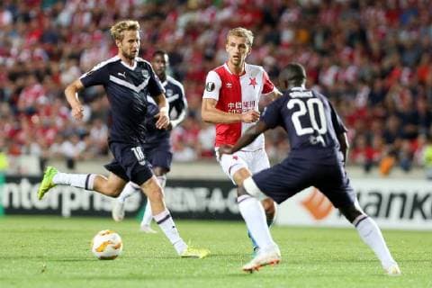 Fußball, EL, Slavia Prag - Girondins Bordeaux PRAGUE 20.09.2018 PILKA NOZNA FOOTBALL LIGA EUROPY - UEFA EUROPA LEAGUE SLAVIA PRAHA - GIRONDINS BORDEAUX NZ. JAROSLAV PLASIL (GIRONDINS) TOMAS SOUCEK (SLAVIA) FOT. MICHAL CHWIEDUK FOKUSMEDIA.COM.PL NEWSPIX.PL --- Newspix.pl FRANCE OUT!  180920CHW011