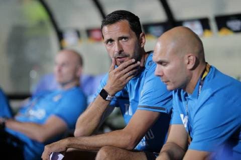 Sport Bilder des Tages Dino Toppmöller (Trainer F91 Duedelingen - Toppmoeller) nachdenklich Portrait 20.09.2018 Fussball Europa League, Gruppenphase, Saison 2018-2019 20.09.2018 LUX, EL, F91 Düdelingen - AC Mailand (ITA) (Dudelange - Milano, Milan) Stade Josy Barthel, Luxemburg 