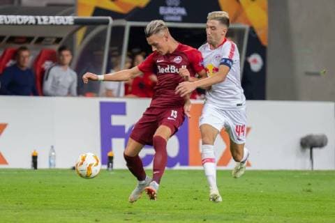 Hannes Wolf Salzburg 13 Kevin Kampl RB Leipzig 44 Running duel Soccer UEFA Europa League RB Leipzig FC Salzburg xprx