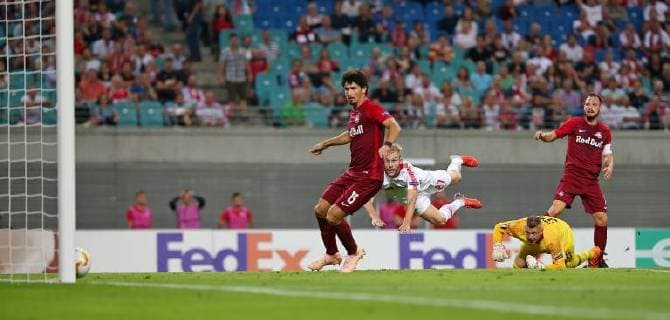 20 09 2018 Football UEFA Europa League 2018 2019 Group stage 1 Gameday RB Leipzig FC Salzburg at Red Bull Arena Leipzig Goal to 1 2 LR Andre Ramalho RB Salzburg Goalscorer Konrad Laimer RB Leipzig Goalkeeper Alexander Walke RB Salzburg Andreas Ulmer RB Salzburg DFL and DFB regulations prohibit any use of photographs as image sequences or quasi video