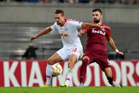 SOCCER - EL, RB Leipzig vs RBS LEIPZIG,GERMANY,20.SEP.18 - SOCCER - UEFA Europa League, group stage, RasenBallsport Leipzig vs Red Bull Salzburg. Image shows Stefan Ilsanker (RB Leipzig) and Munas Dabbur (RBS). GEPAxpictures xFlorianxErtl