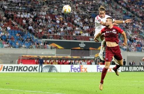 GER Europa League Group B RasenBallsport Leipzig vs Besiktas Istanbul 20 09 18 Leipzig Red Bull Arena GER Season 2018 2019 UEFA Europa League Group B 1 Gameday of 6 RasenBallsport Leipzig vs FC Red Bull Salzburg pictured Yussuf Poulsen Leipzig scores the 2-2 Marin goal Pongracic Salzburg can not prevent DFL regulations prohibiting any use of photographs or video sequences