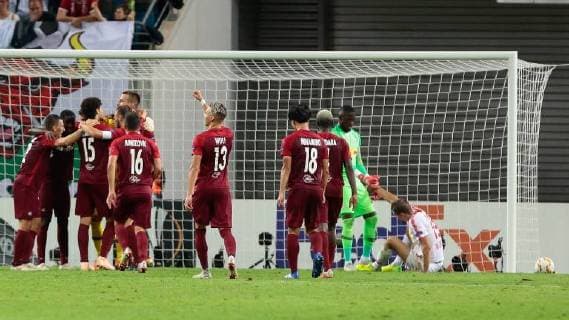20 09 2018 xtgx Football UEFA Europa League RB Leipzig FC Salzburg emspor v l Salzburg Rejoicing over victory Jubilation after the game Leipzig disappointed looks disappointed dejectedly disappointed DFL DFB REGULATIONS PROHIBIT ANY USE OF PHOTOGRAPH as IMAGE SEQUENCES and or QUASI VIDEO Leipzig