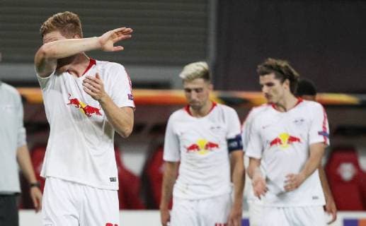 GER Europa League Group B RasenBallsport Leipzig vs Besiktas Istanbul 20 09 18 Leipzig Red Bull Arena GER Season 2018 2019 UEFA Europa League Group B 1 Gameday of 6 RasenBallsport Leipzig vs FC Red Bull Salzburg im Bild Marcel Halstenberg Kevin Kampl and Marcel Sabitzer Leipzig disappointed after the 2 3 Defeat DFL regulations prohibit any use of photographs as image sequences and or quasi video