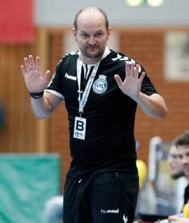 v left Coach Torge Greve VfL Lübeck Schwartau are gesticulating gestures gestures gestures with gestures. Instructions DKK 2 Handball Bundesliga DJK Rimpar Wolves VfL Lübeck Schwartau xfsx