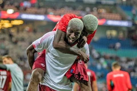 The joy of victory at FC Red Bull Salzburg after the match in the UEFA Europa League between RB Leipzig and FC Red Bull Salzburg at the Red Bull Arena on 20 September 2018 in Leipzig Saxony Germany FB EL RB Leipzig FC Red Bull Salzburg Copyright: xEIBNER HartmutxBoesenerx EP_HBR