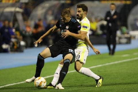 Zagreb, 20.9.2018. - Stadion Maksimir, UEFA EUROPA LEAGUE - 2018 19 SEASON GNK Dinamo Zagreb (dark-blue) - Fenerbahçe SK (yellow) 4:1, Group D - Matchday 1 Mislav Orsic (99) vs Sener Ozbayrakli (19) 