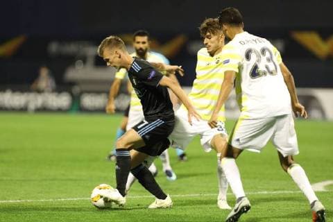Zagreb, 20.9.2018. - Stadion Maksimir, UEFA EUROPA LEAGUE - 2018 19 SEASON GNK Dinamo Zagreb (dark-blue) - Fenerbahçe SK (yellow) 4:1, Group D - Matchday 1 Dani Olmo (7) cvs Roman Neustadter (33) and Diego Reyes (23) 