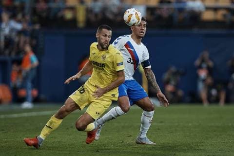 September 20, 2018 - Villarreal, Spain - James Tavernier (R) competes for the ball with Alfonso Pedraza of Villarreal CF during the UEFA Europa League group G match between Villarreal CF and Rangers at Estadio de la Ceramica on September 20, 2018 in Vila-real, Spain Villarreal CF v Rangers - UEFA Europa League  - ZUMAn230 20180920_zaa_n230_363 Copyright: xDavidxAliagax