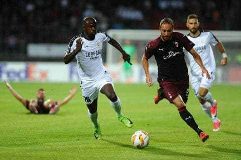 Jerry Prempeh F91 Dudelange 26 and Gonzalo Higuain AC Milan 9 in Europa League match between F 91 Dudelange Luxembourg and AC Milan Italy on 20 09 18 F 91 Dudelange Luxembourg vs AC Milan Italy Europa League Luxembourg Copyright: xEIBNER PeterxFranzx EP_PFZ