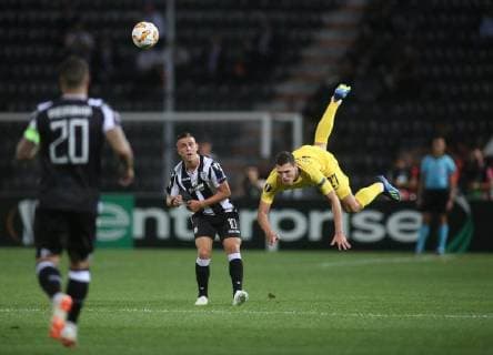 September 20, 2018 - Thessaloniki, Greece - Chelsea s defender Andreas Christensen (Right) and PAOK FC Midfielder Dimitris Pelkas (Middle) fight for the ball during a match between PAOK and Chelsea. Group Stage Europa League soccer match between PAOK FC and Chelsea FC. Greece Soccer PAOK Chelsea Europa League - ZUMAp191 85599471st Copyright: xGiannisxPapanikosx