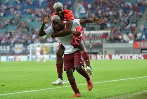 Soccer Europa League Group Stage 1 Gameday RB Leipzig FC Salzburg on 20 09 2018 in the Red Bull Arena in Leipzig Amadou Haidara Salzburg below Jerome Onguene Salzburg top DFL Regulations prohibit any use of images as image sequences or quasi video xTTx