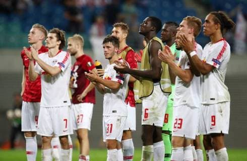 RB Leipzig Salzburg Soccer Euro League Leipzig 20 09 2018 Red Bull Arena Soccer UEFA Europa League RB Leipzig GER vs FC Salzburg AUT 2 3 0 2 Pictured RB Leipzig Team disappointment after the final whistle Mi Diego Demme 31 RB Leipzig UEFA Êregulations prohibit any use of photographs as image sequences and or quasi video