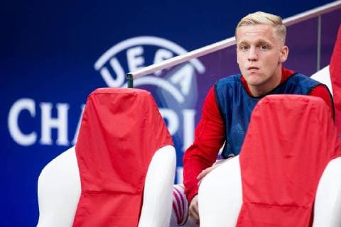 Donny van de Beek of Ajax during the UEFA Champions League group E match between Ajax Amsterdam and AEK FC at the Johan Cruijff Arena on September 19, 2018 in Amsterdam, The Netherlands UEFA Champions League 2018 2019 xVIxVIxImagesx xTomxBodexMultimediaxIVx 12187797