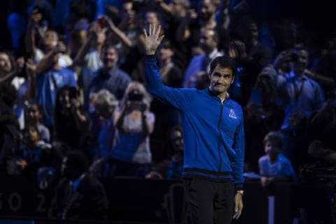 September 21, 2018 - Chicago, Illinois, U.S - ROGER FEDERER of Switzerland waves to the crowd before the third singles match on Day One of the Laver Cup at the United Center in Chicago, Illinois. Laver Cup Day 1 - ZUMAl140 20180921_zap_l140_054 Copyright: xShelleyxLiptonx
